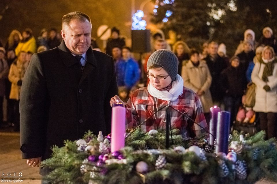 Ég már a második gyertya is Csongrádon