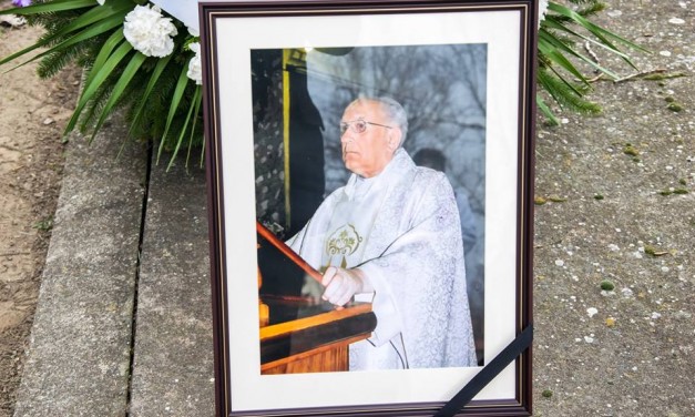 Eltemették Benedek Sándor atyát