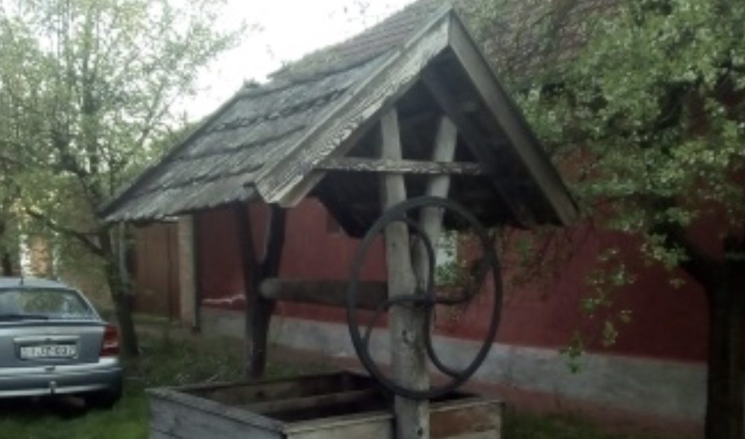 Közösségek Hete – Csongrád, Öregvár utcai kerekeskút felújítása