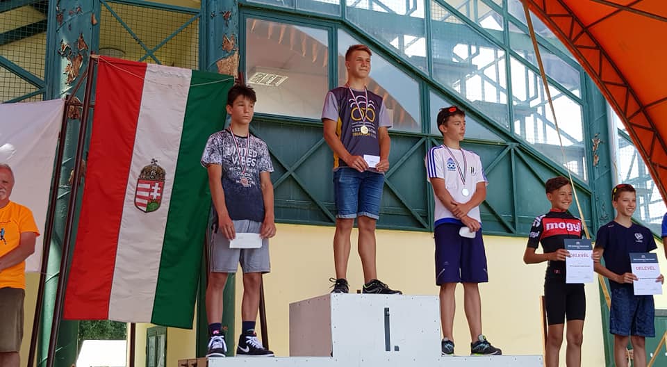 Triatlon érmek Fadd-Domboriból