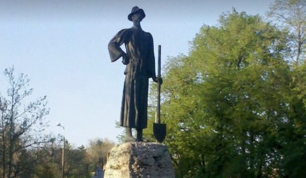 Szívből gratulálunk Tóth Béla szobrászművész úrnak