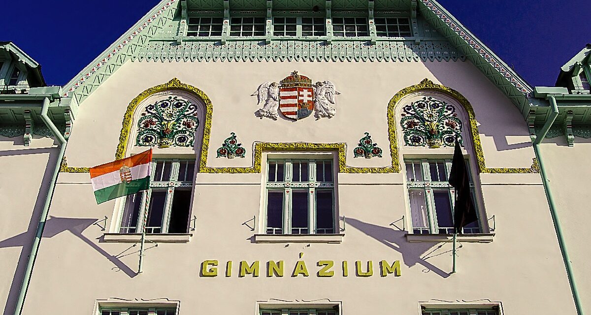 Art Nouveau European Route nemzetközi kiadványában Csongrád szecessziós épületei