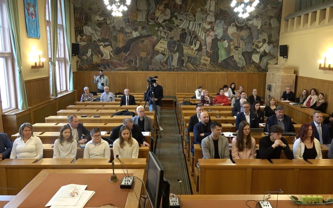 Az Év Családja kitüntetés átadása és Önkormányzati testületi ülés Csongrádon – 2025.12.18.