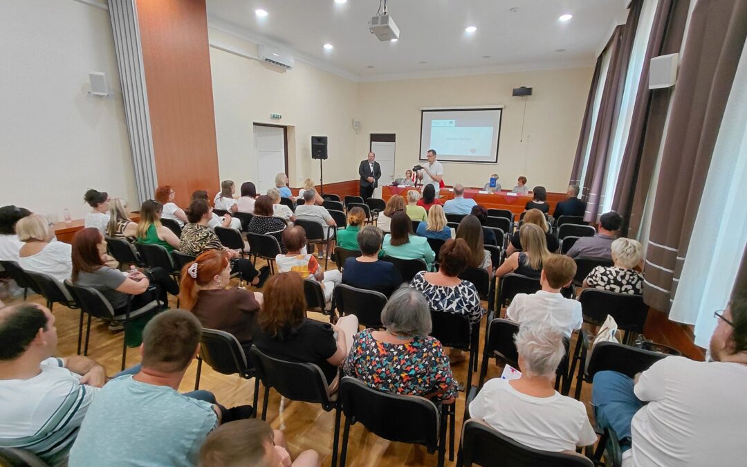 „Összekötő – helyi humán fejlesztések Csongrádon” című projekt nyitórendezvénye